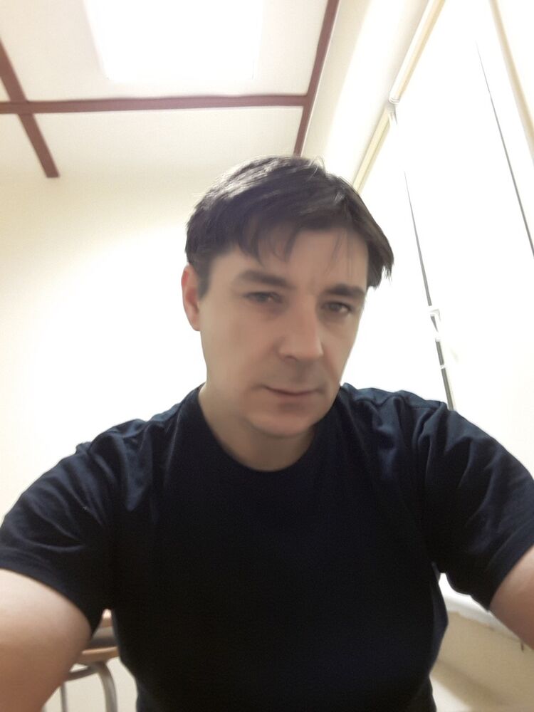  11233618  Valerii, 45 ,    