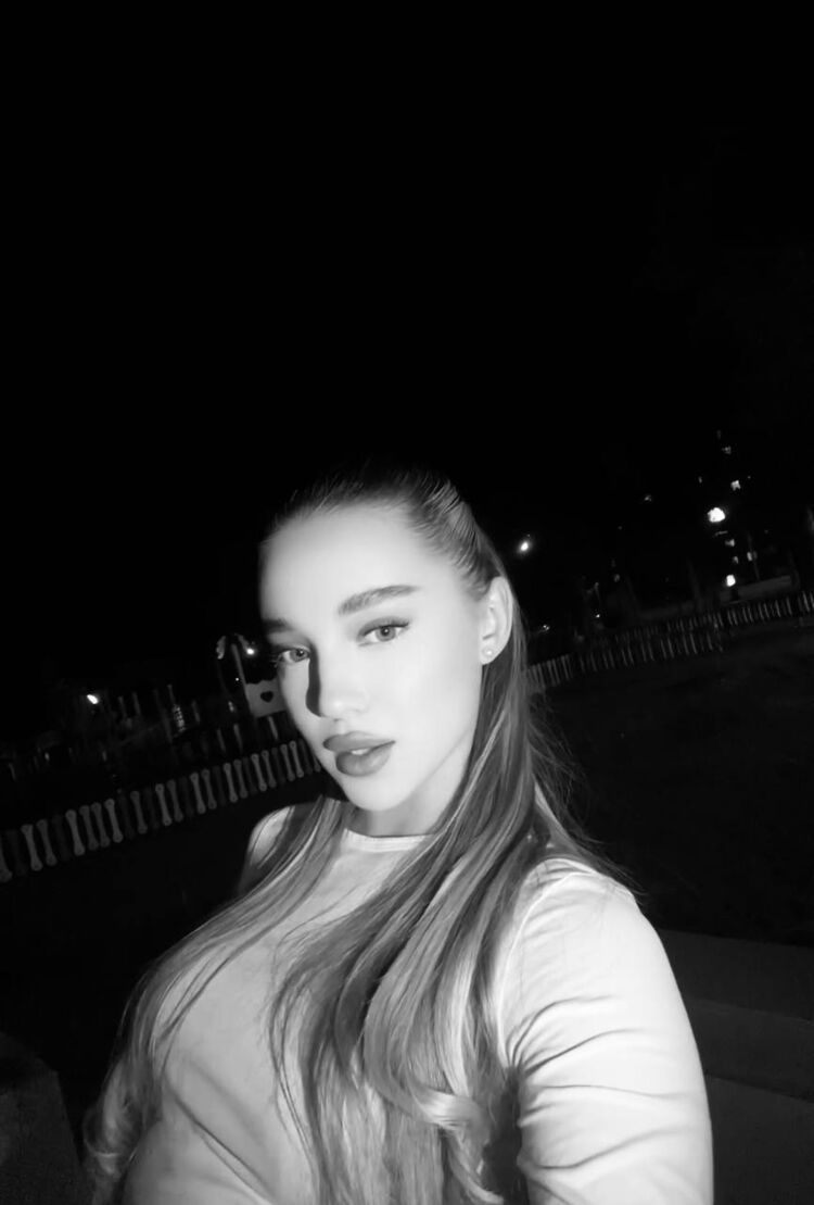  53688148  , 28 ,    -