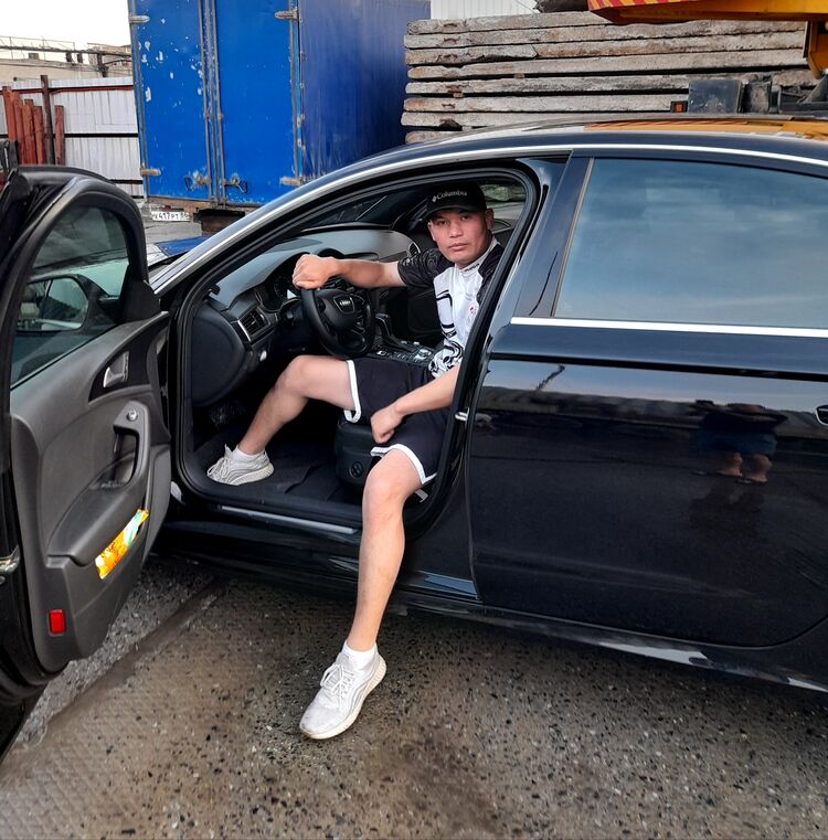  37740638  Rahim, 26 ,    