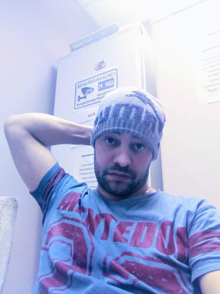  23928658  Wael hamoda, 44 ,    