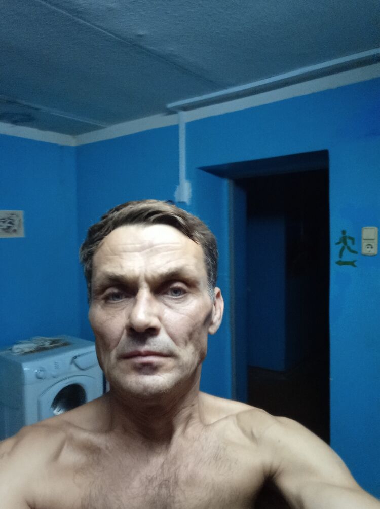  28301848  , 44 ,    