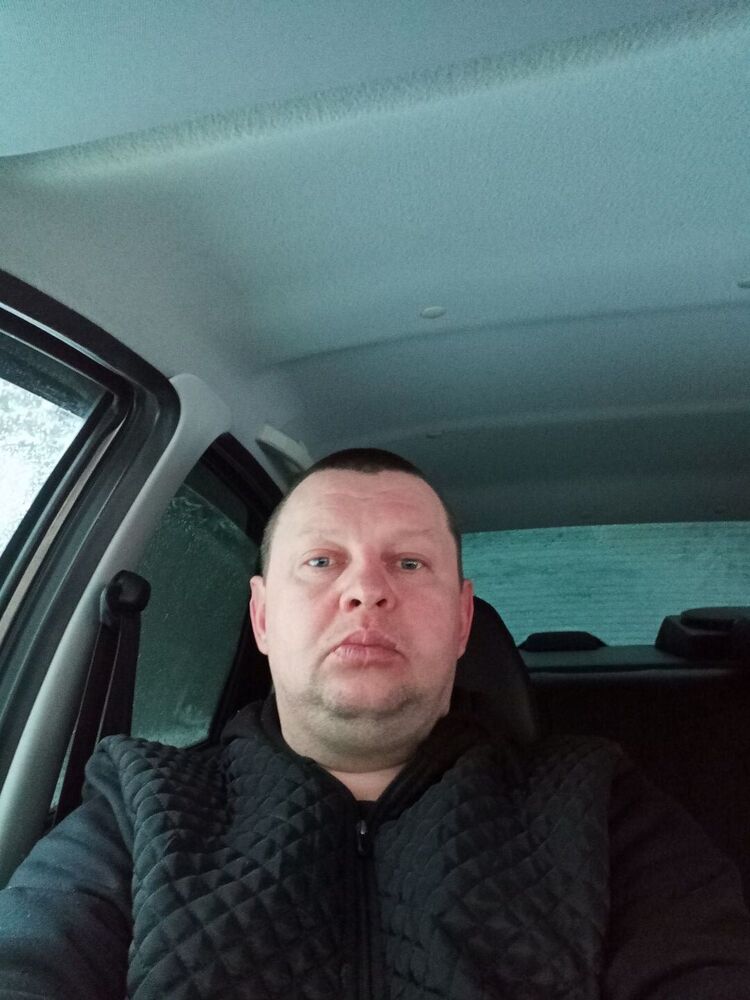 41228988  Sergey, 40 ,    