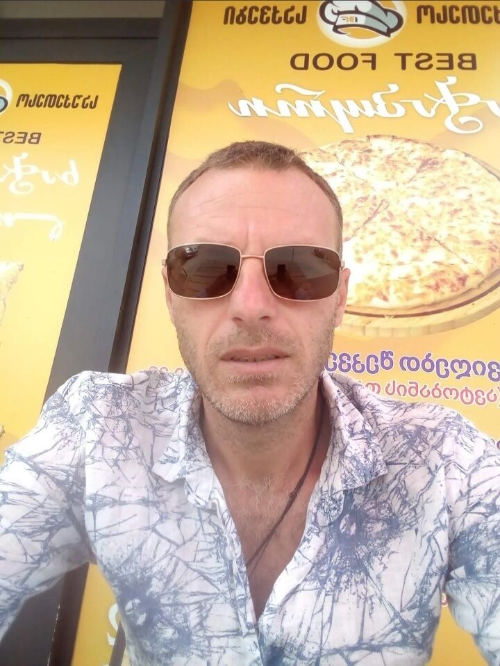  46849838  David, 40 ,    
