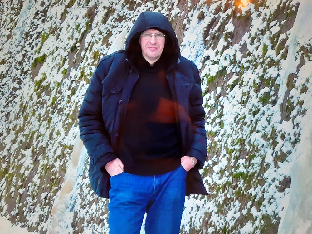  37179238  , 49 ,    -