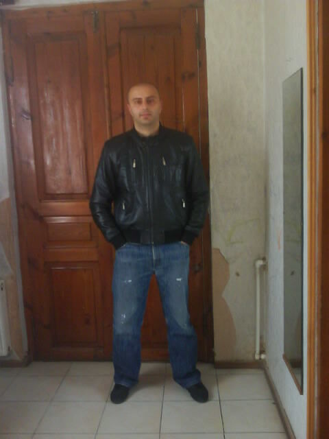  5829578  Bakako, 40 ,    