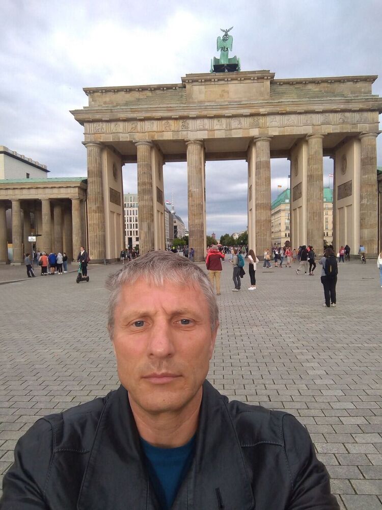  53960428  Sasa, 45 ,    