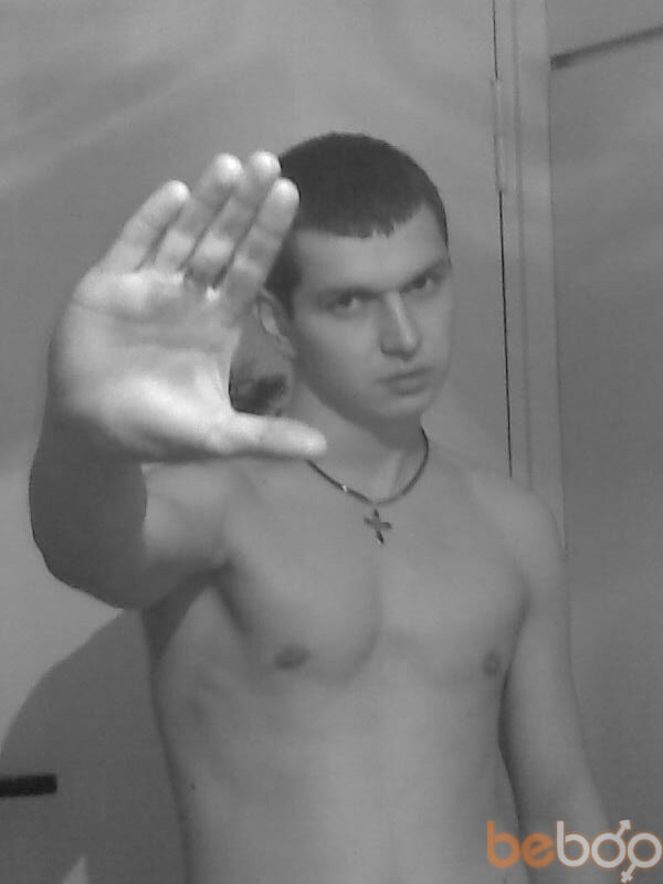 ,   Viktor, 42 ,   