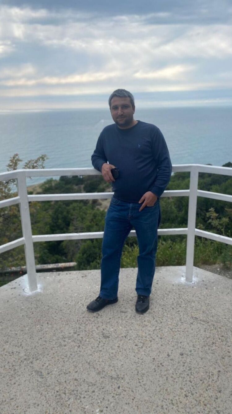  26586208  Artashes, 39 ,    