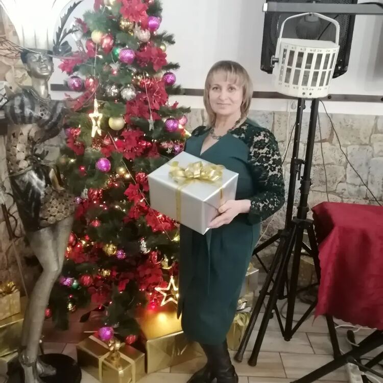  ,   Irina, 52 ,   c 