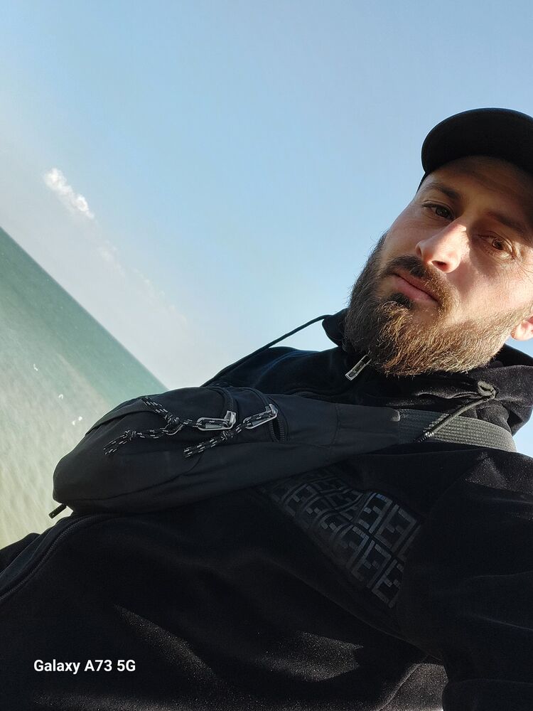  ,   Artur, 35 ,   ,   , 