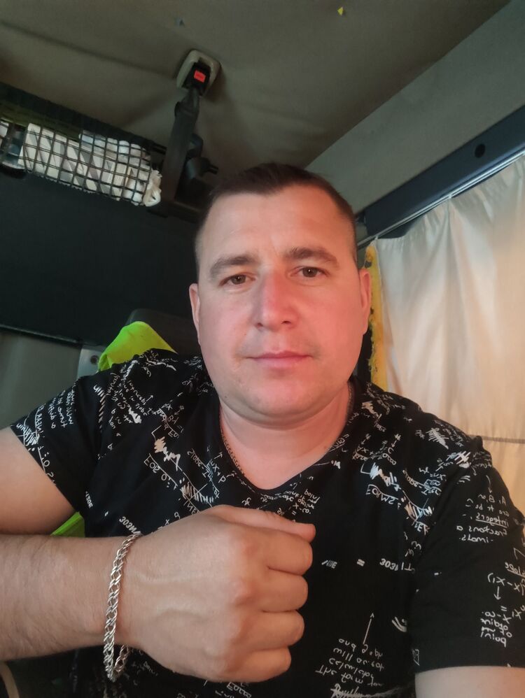  51689678  Sergei, 34 ,    