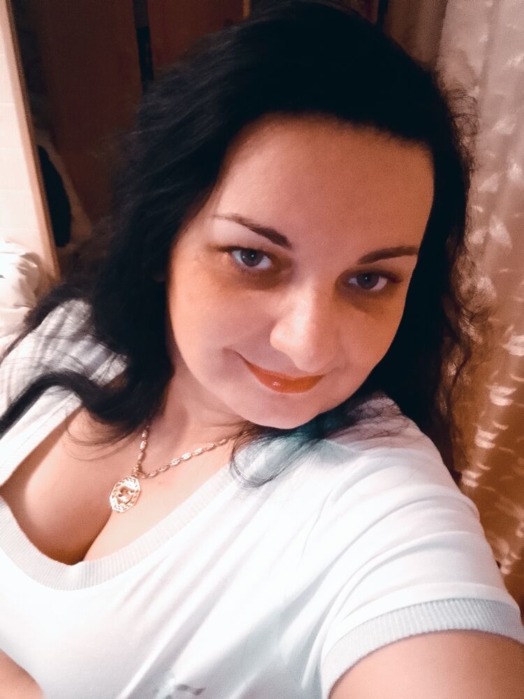  54200518  Kriss, 37 ,    