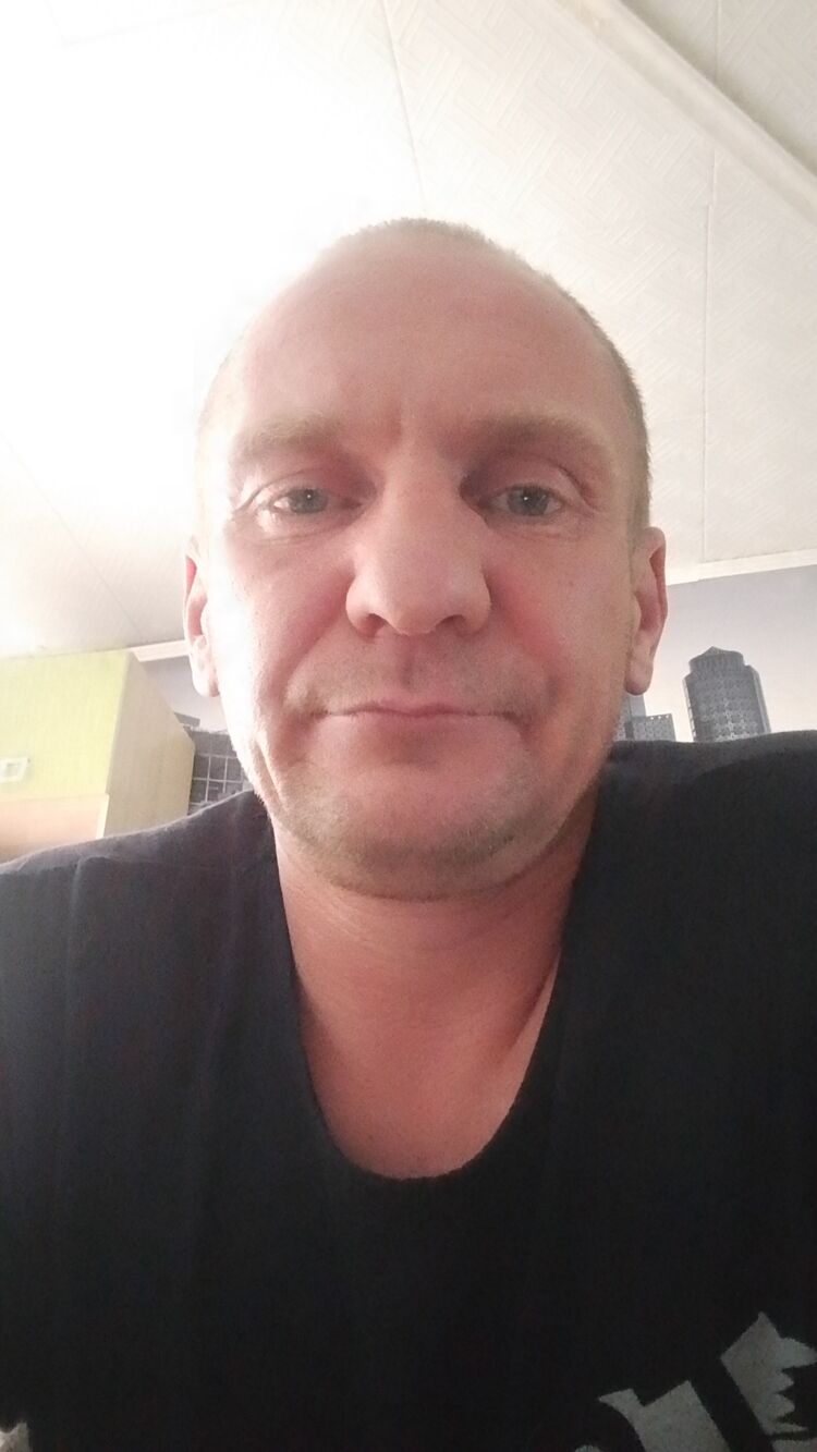  36910508  Ivan, 42 ,    