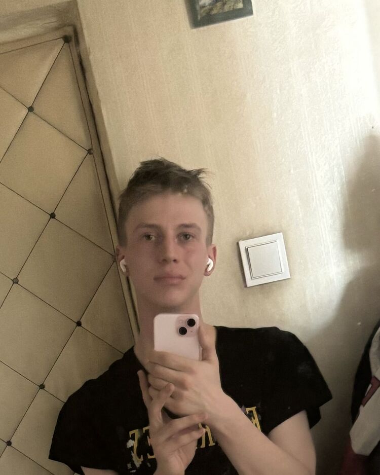  42031838  , 28 ,    