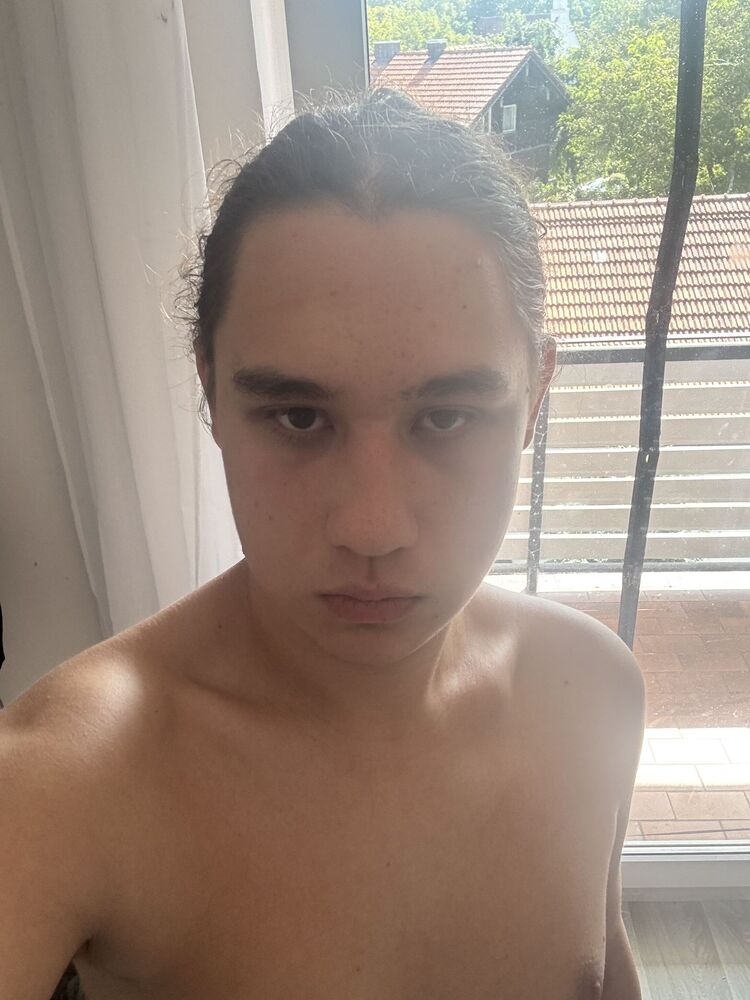  53092398  Denys, 18 ,    Penzberg