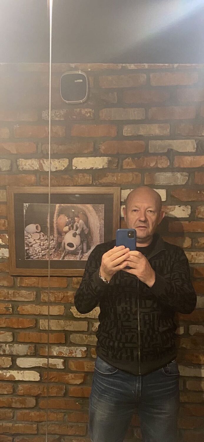  44289018  , 53 ,    