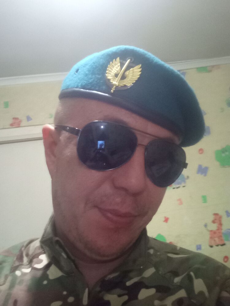  ,   Denis, 40 ,   ,   
