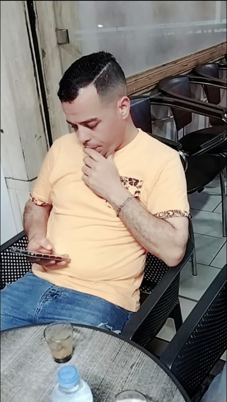  46191728  Happy, 40 ,    