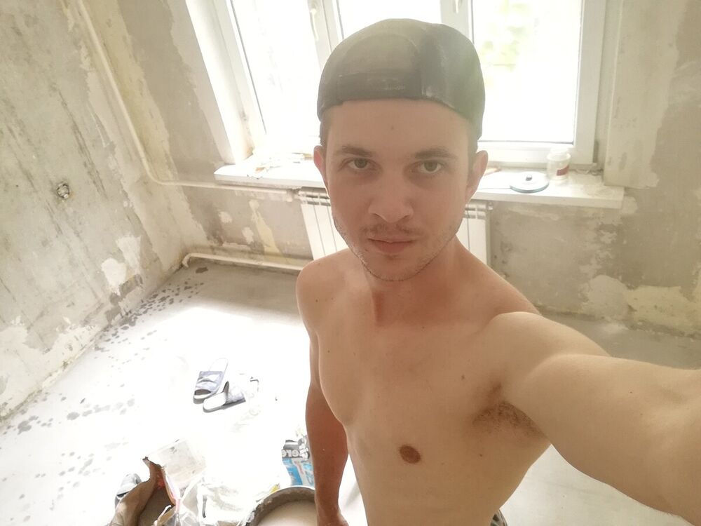  20780778  Pavel, 27 ,    