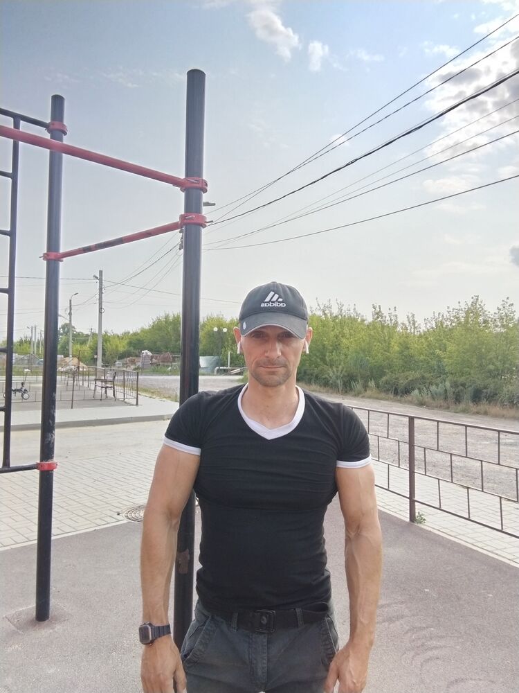  --,   Roman, 46 ,   ,   