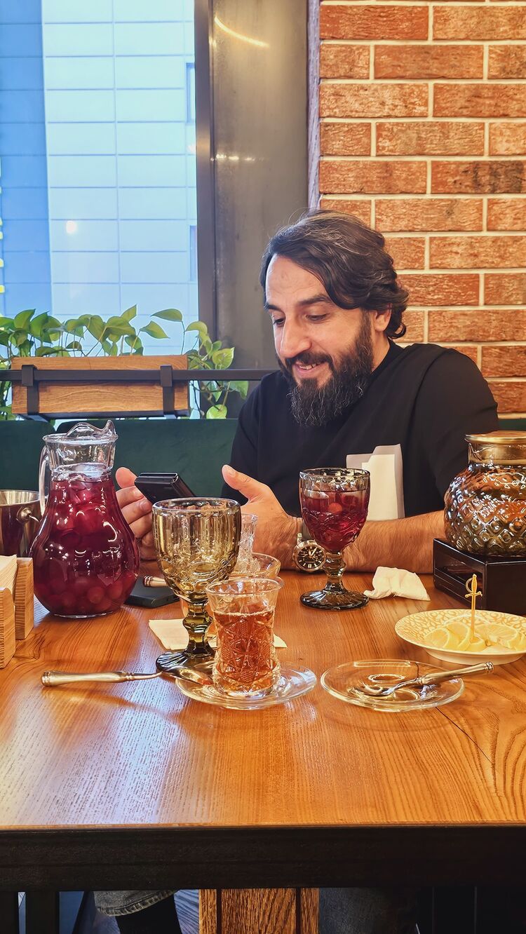  54491988  Malik, 40 ,    