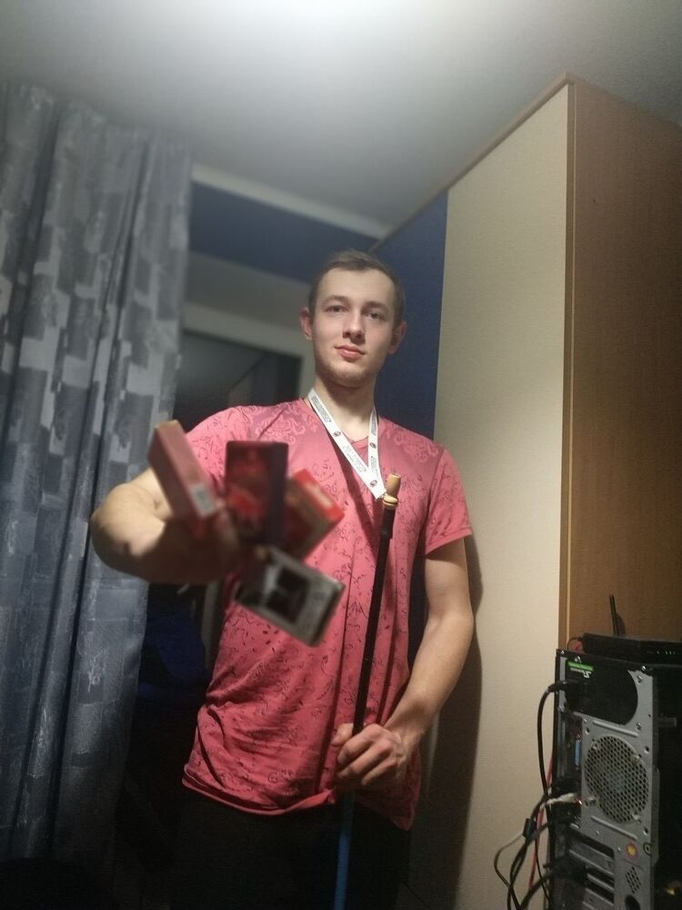  15859668  James, 27 ,    