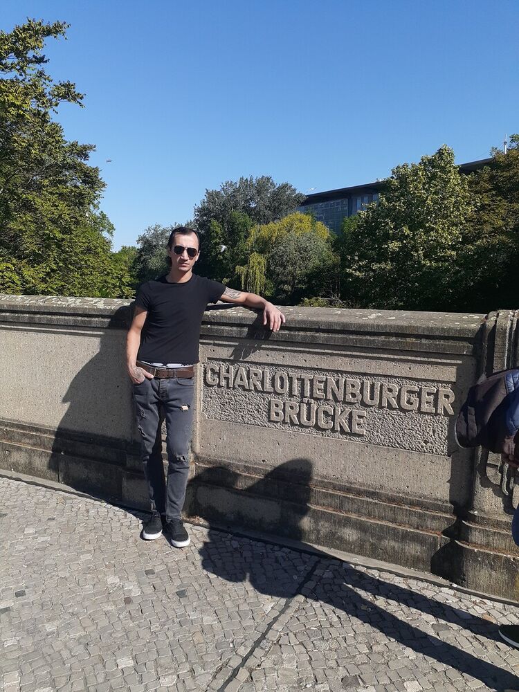  ,   Irakli, 39 ,  