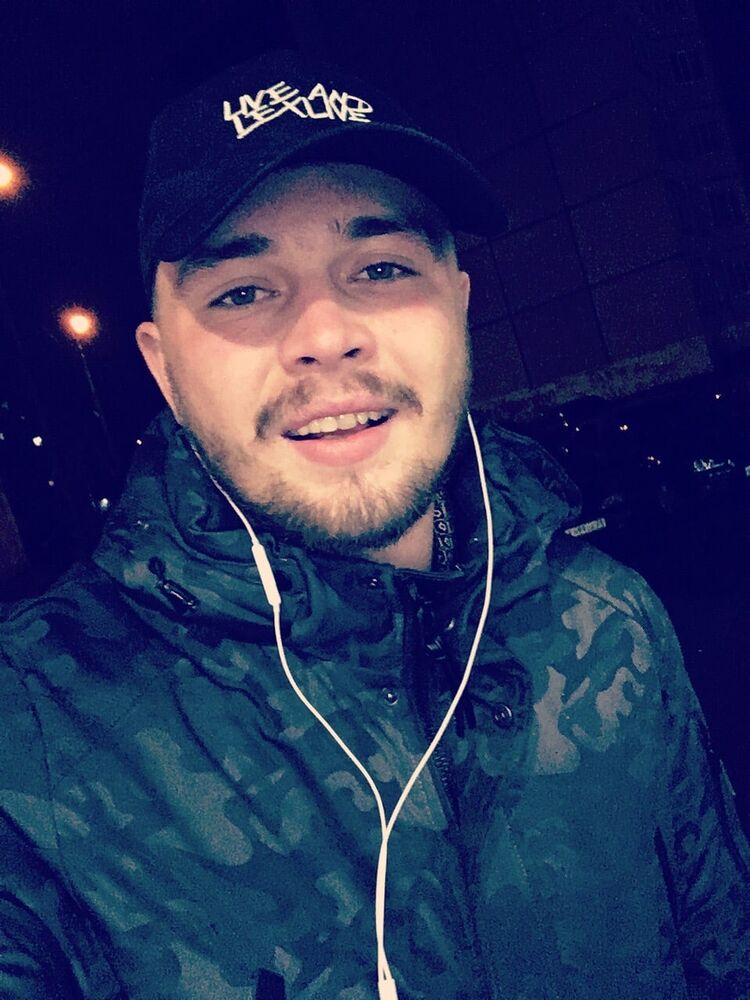  28849708  Konstantin, 30 ,    