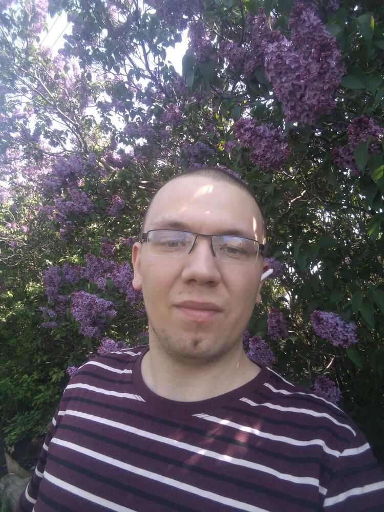  43935648  Alexander, 25 ,    