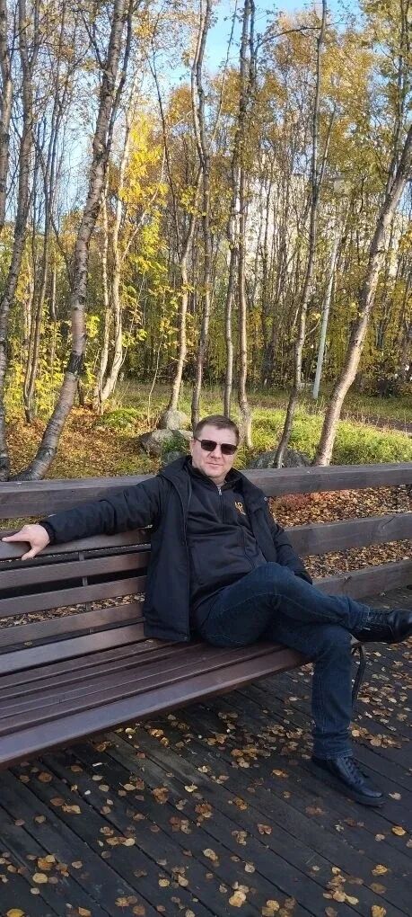  53835488  Viktor, 43 ,    
