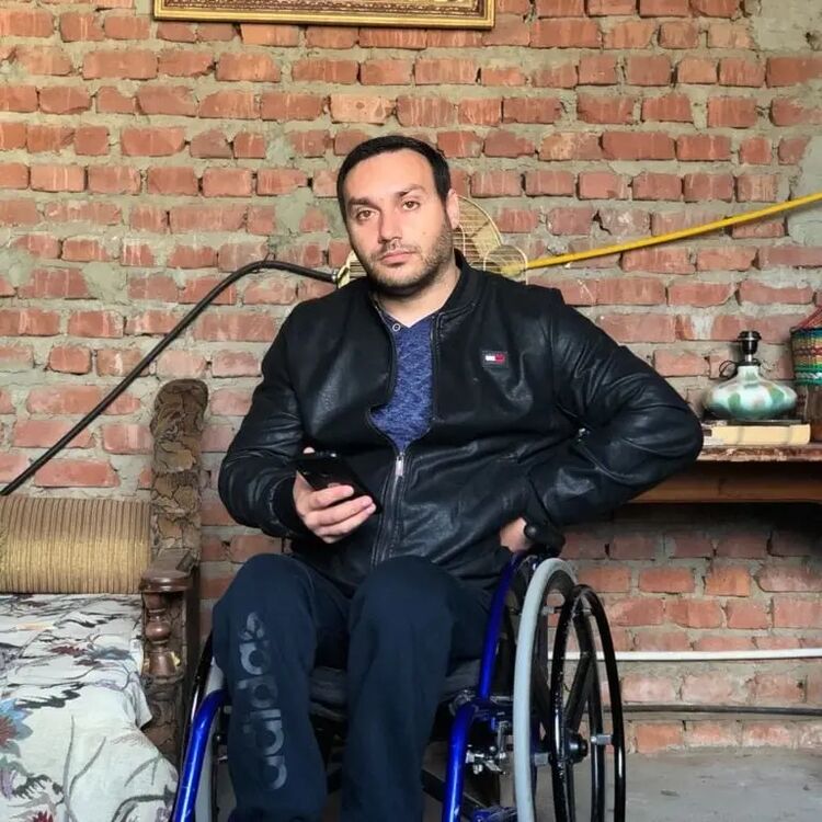  ,   Bum, 37 ,   ,   