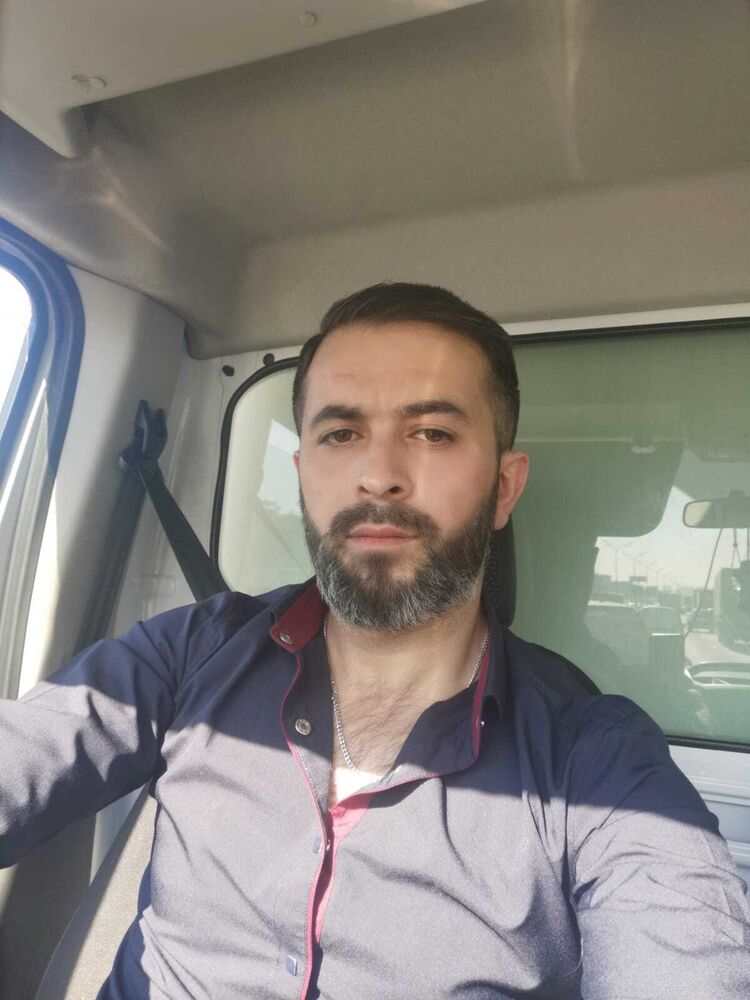  31794658  Emin, 38 ,    