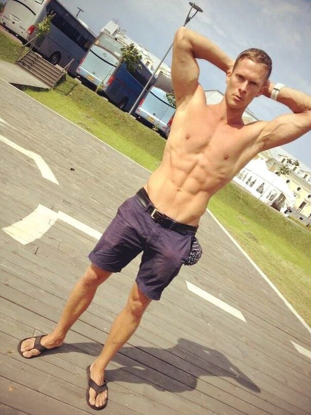  5846398  Vladislav, 40 ,    