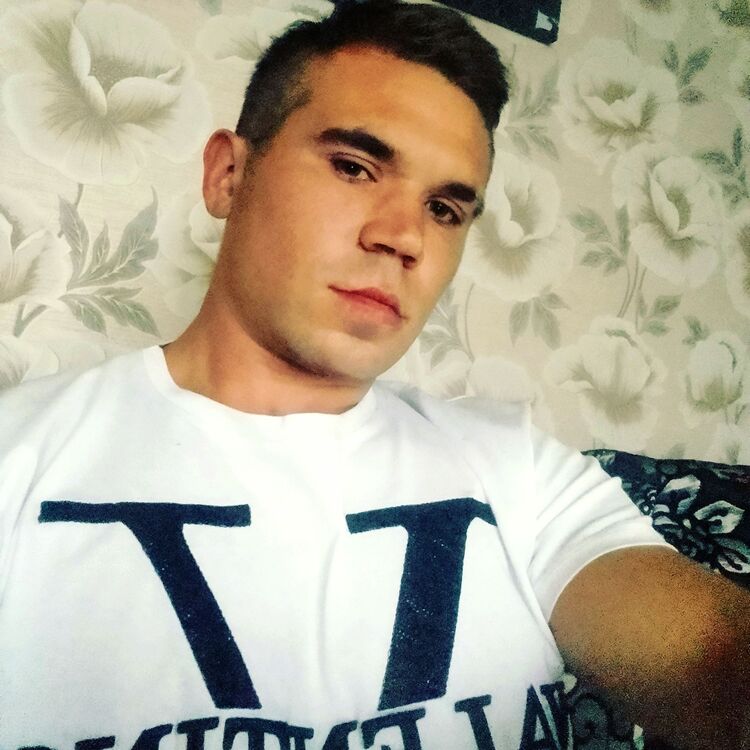 42047798  Andrey, 24 ,    