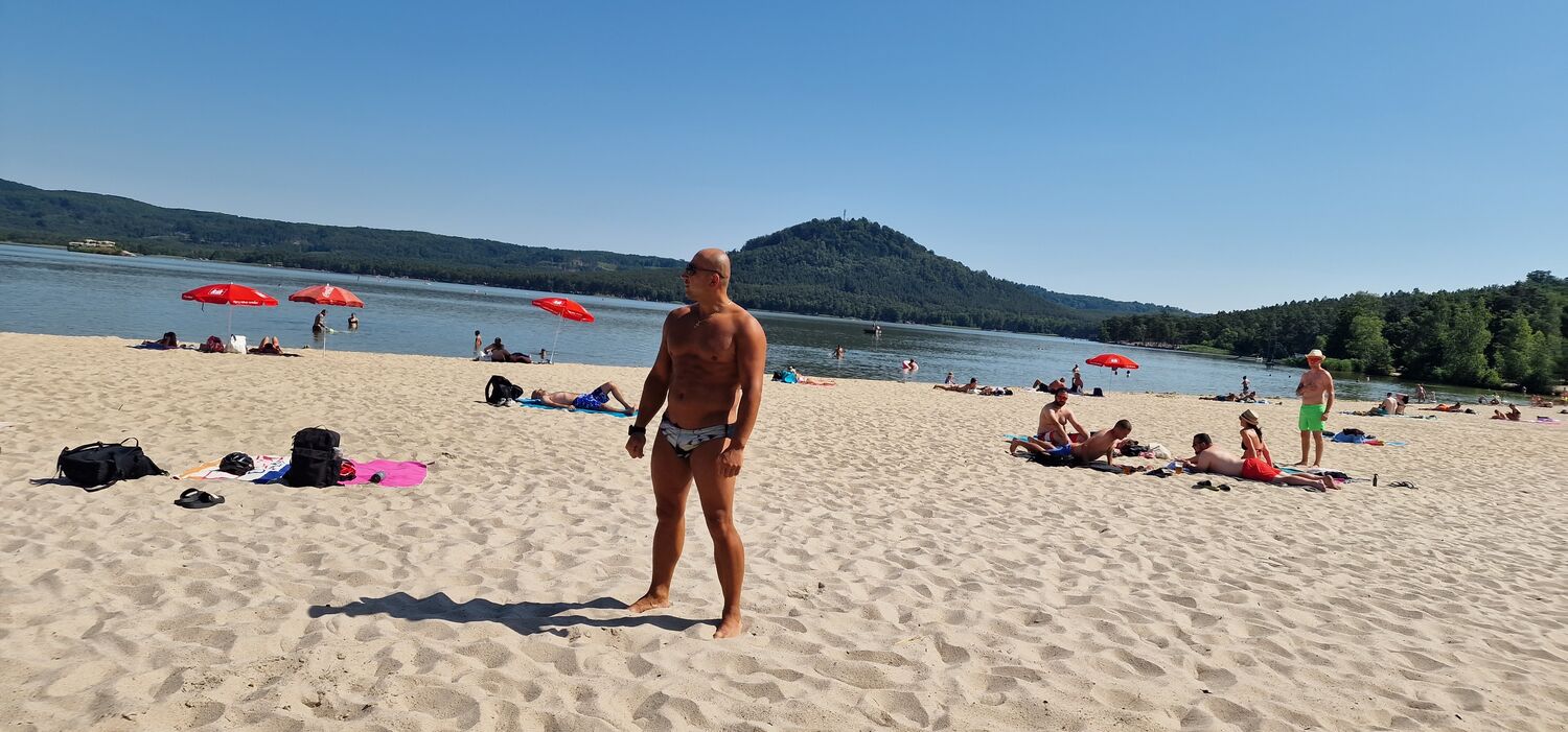  45627408  Taras, 35 ,    Praha