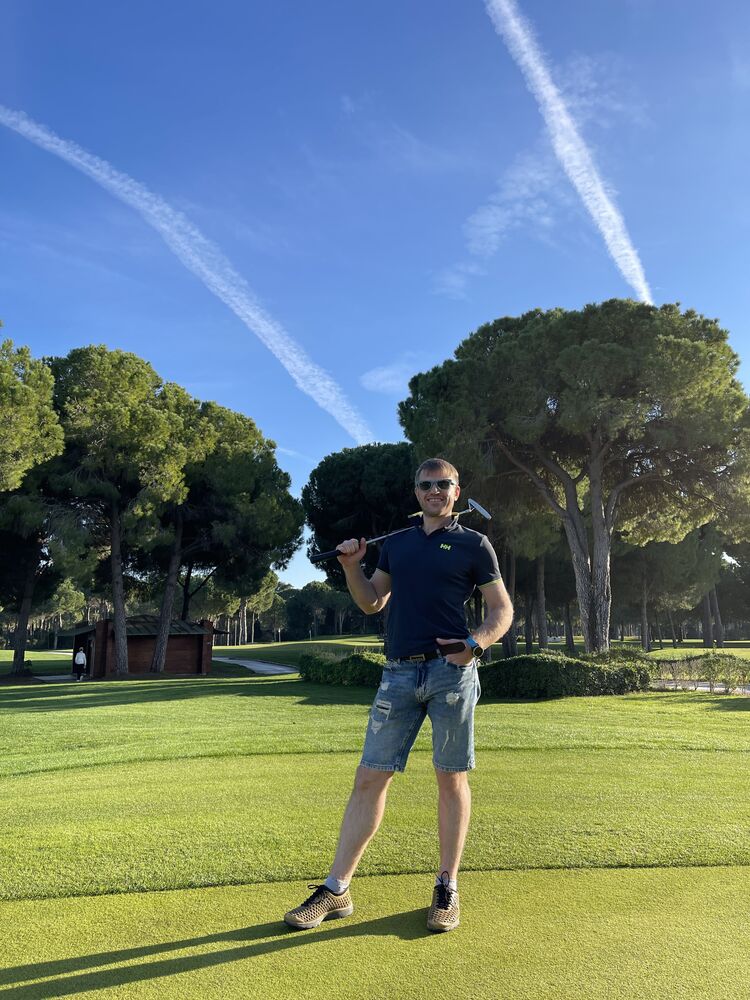  40895338  Alexander, 40 ,    