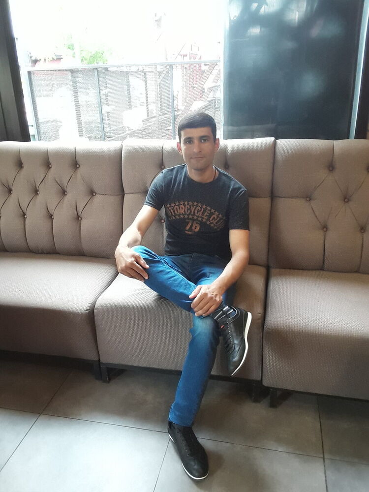  20082258  Azat, 35 ,    