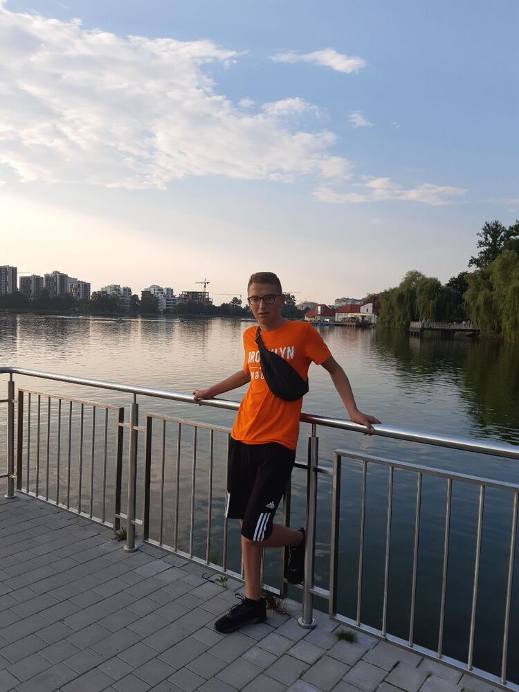  ,   Misha, 20 ,   ,   