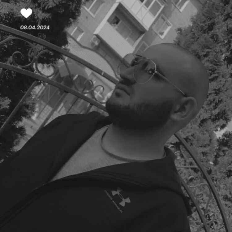  46558428  , 23 ,    