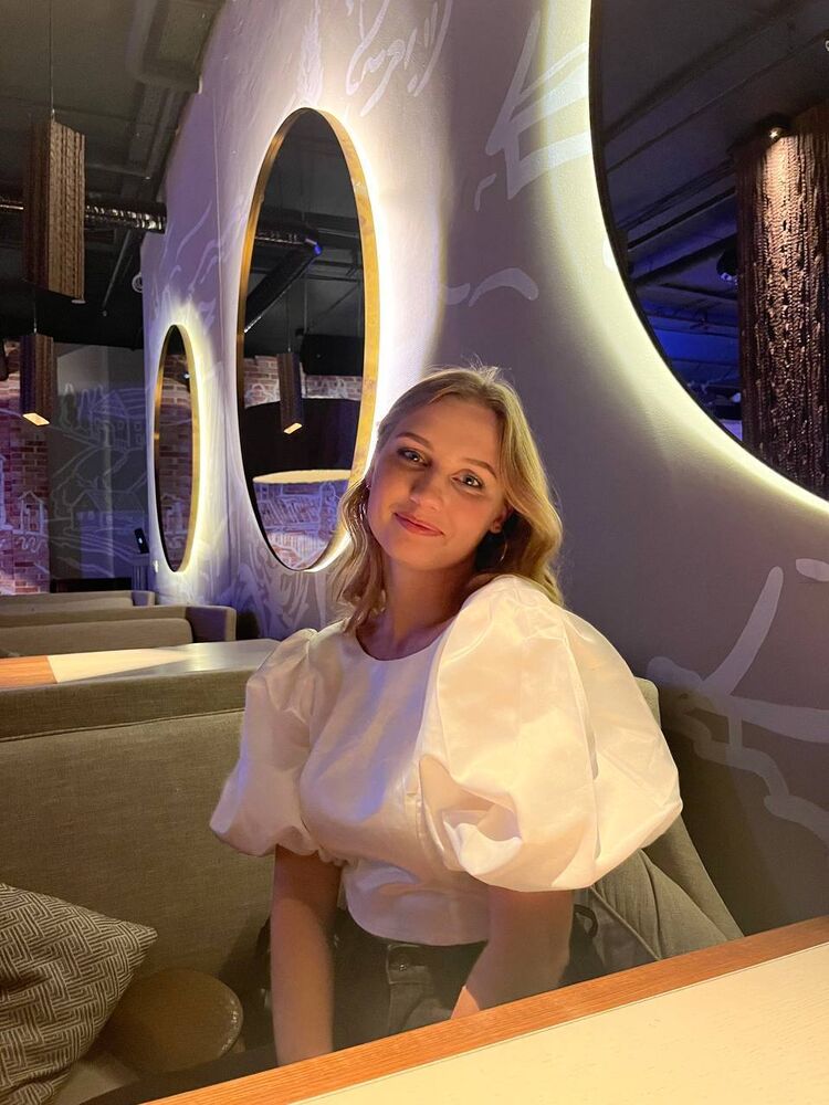  39562418  Polina, 24 ,    