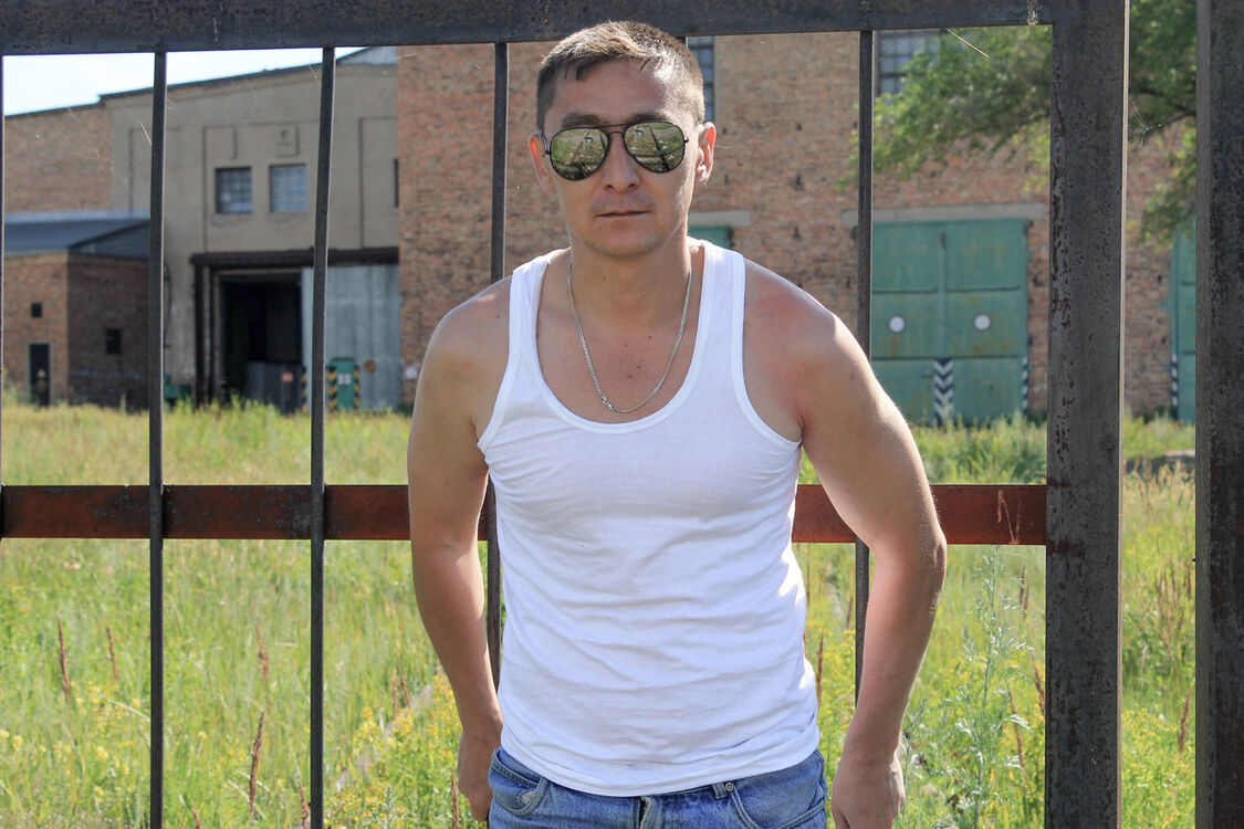  ,   Timur, 49 ,  