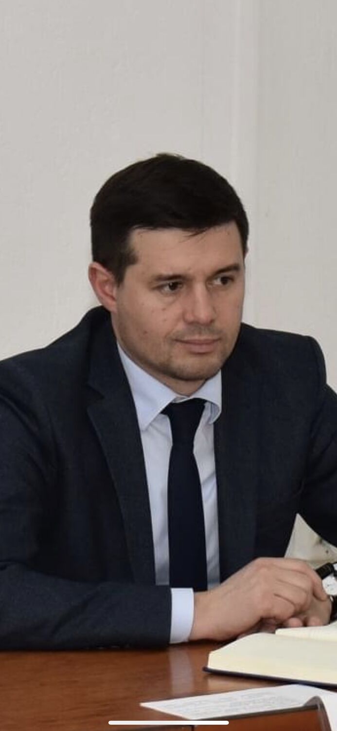  35984818  Artem, 36 ,    