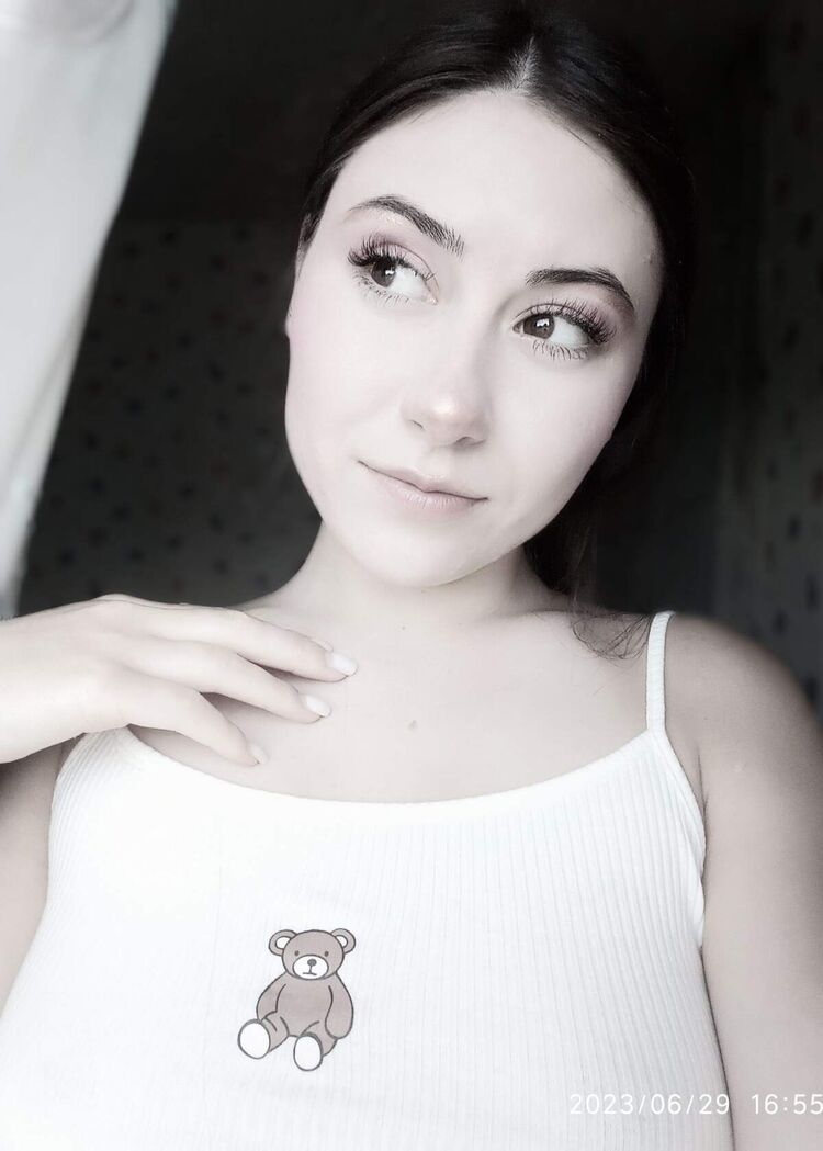  43640318  Lera, 22 ,    