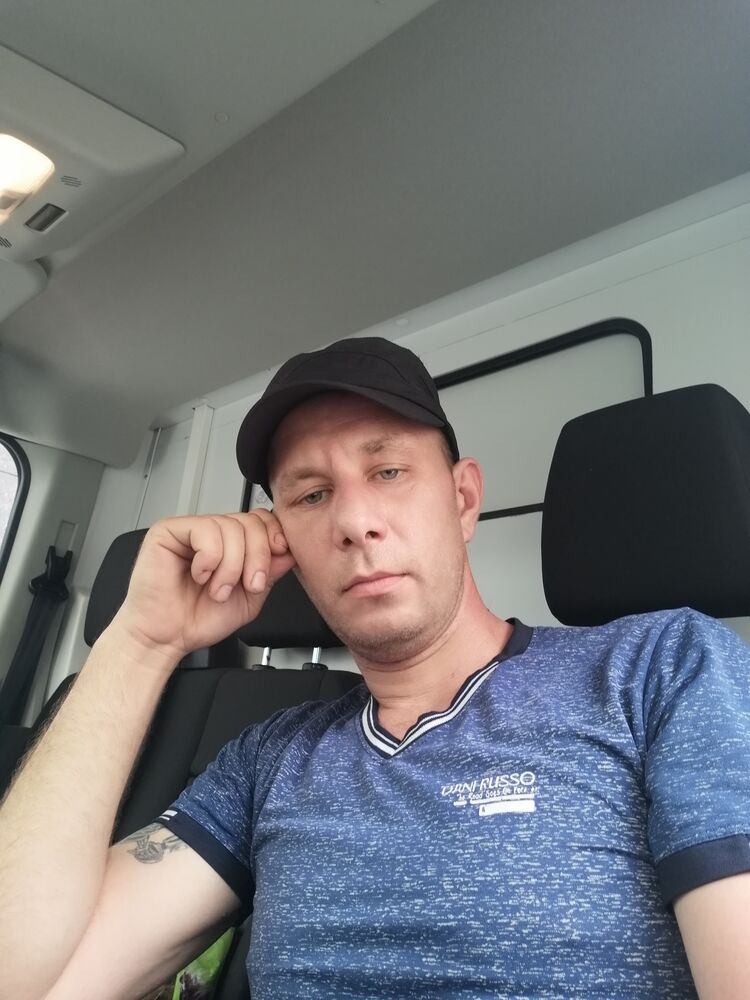  23328458  , 40 ,    