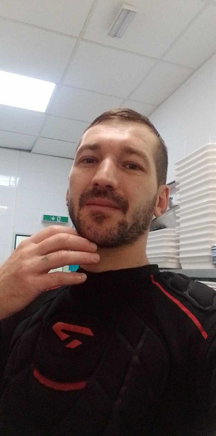  ,   Beka, 32 ,   ,   