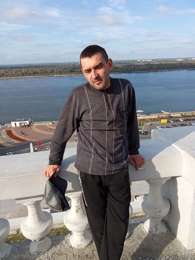  42229518  Mikhail, 35 ,    