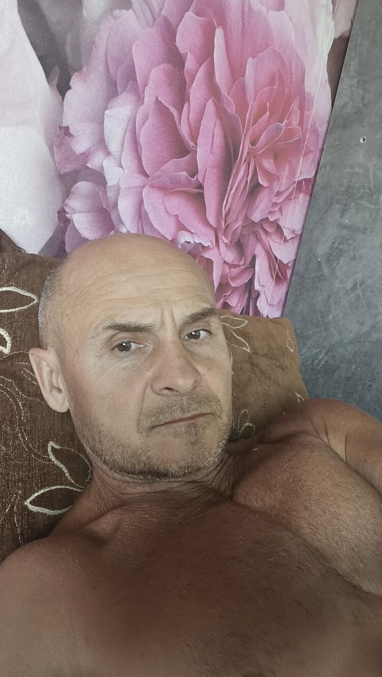  46573718  , 56 ,    