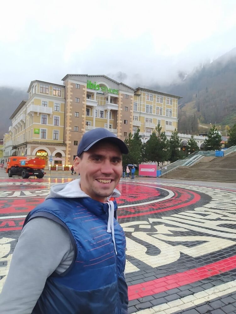  ,   Konstantin, 36 ,   ,   