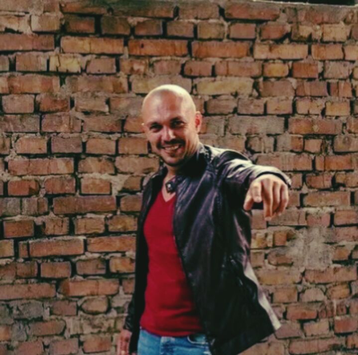  31176548  , 36 ,    