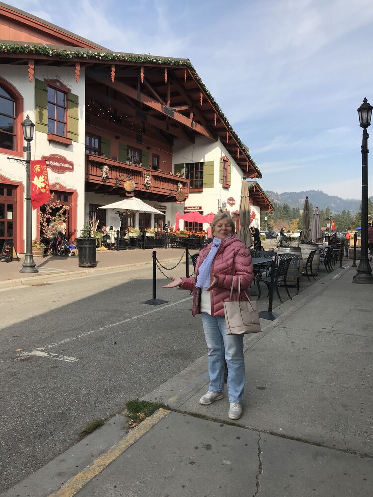  34257208  Tatiana, 69 ,    Bellevue